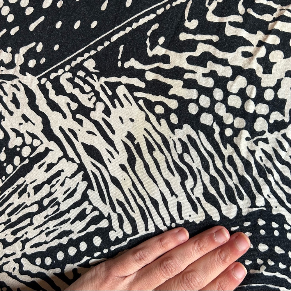 [JM Collection] BOGO $1 Patterned Tee - Picture 2 of 7